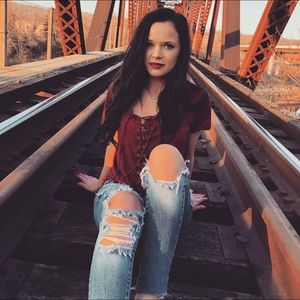 Meet your Posher, Elizabeth